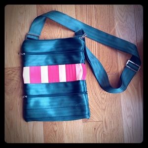 Full of pockets seatbelt purse